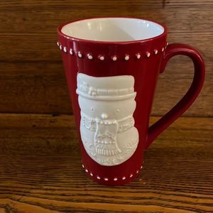 Hallmark  6 “ Red Mug 2000 Polar Bear Beanie Baby comes with it